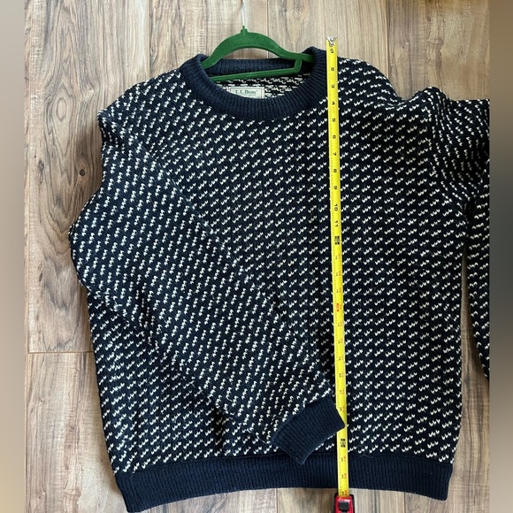 L.L BEAN Men’s Sweater size L wool blend navy and cream Vintage made in Norway - Picture 8 of 8